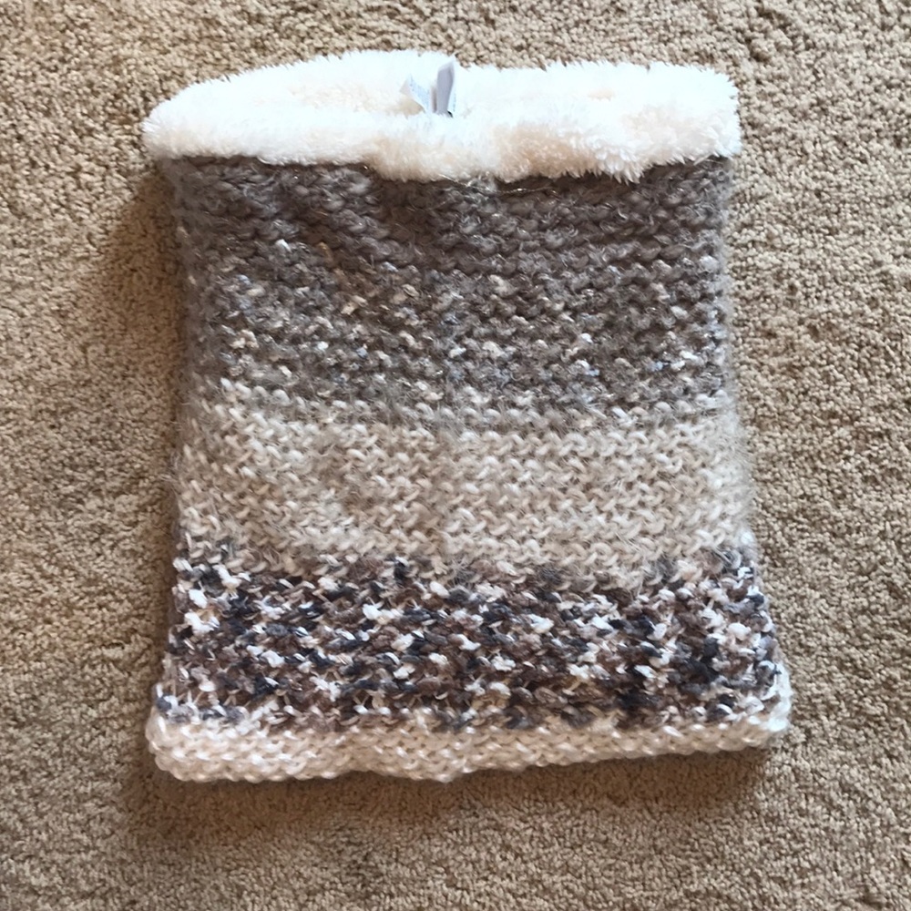 Fuzzy scarf